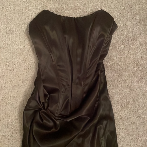 Club London. Size 2. Shiney black. - Picture 2 of 2